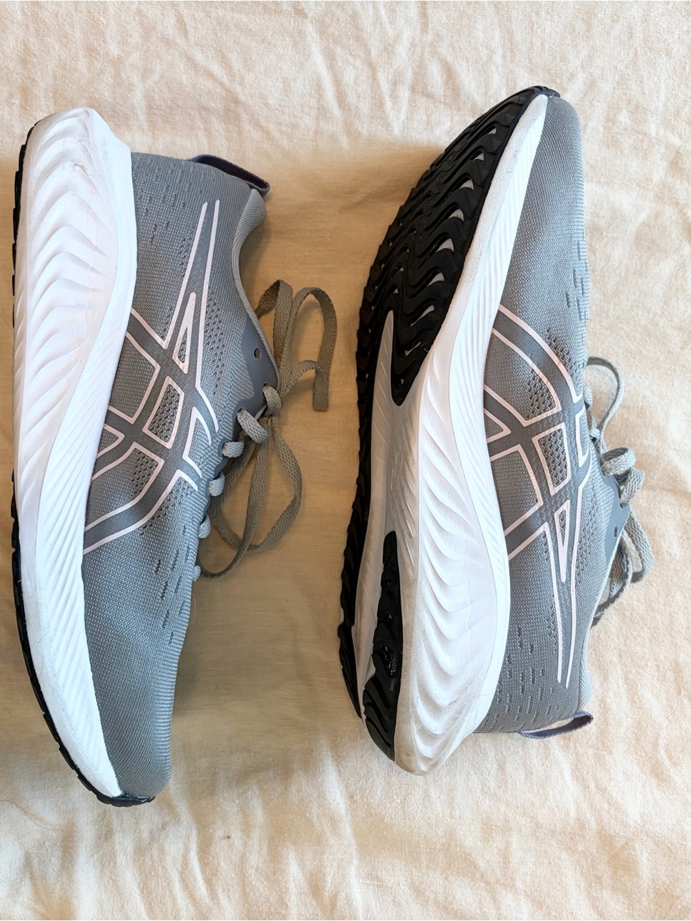 ASICS | Ortholite Light Grey Running Shoes - Picture 2 of 4